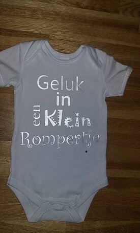 Rompertje  Geluk in een klein rompertje wit/grijs