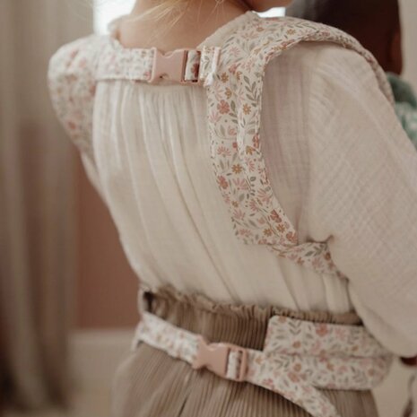 Little Dutch  Poppendraagzak &ndash; Meerkleurig &ndash; Essentials &ndash; Soft Flowers