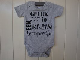 Rompertje geluk zit in een klein rompertje
